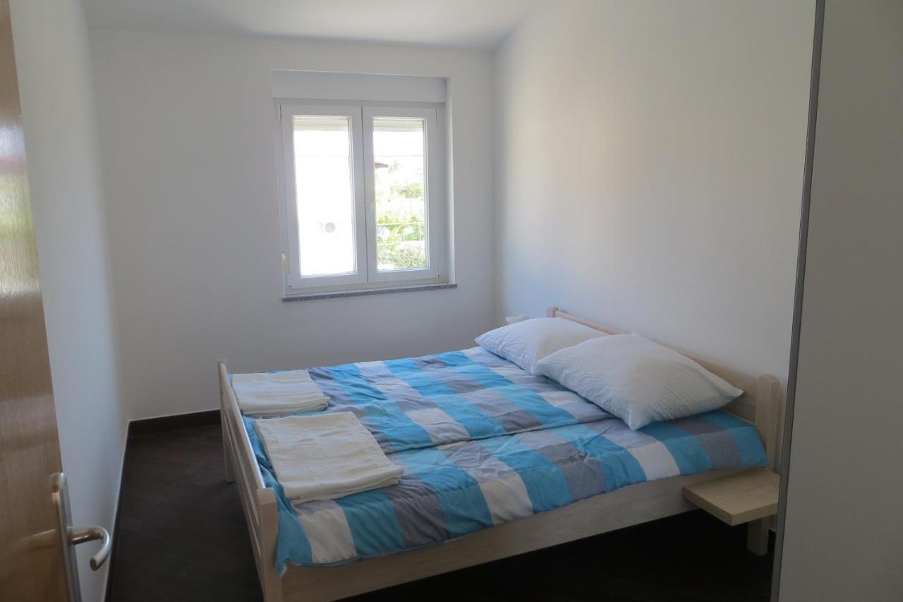 Mungos Apartment Cesarica Buitenkant foto