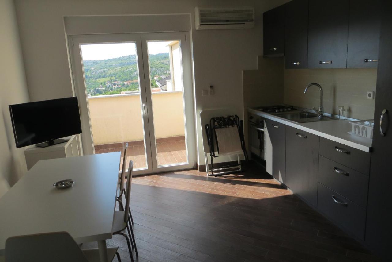 Mungos Apartment Cesarica Buitenkant foto