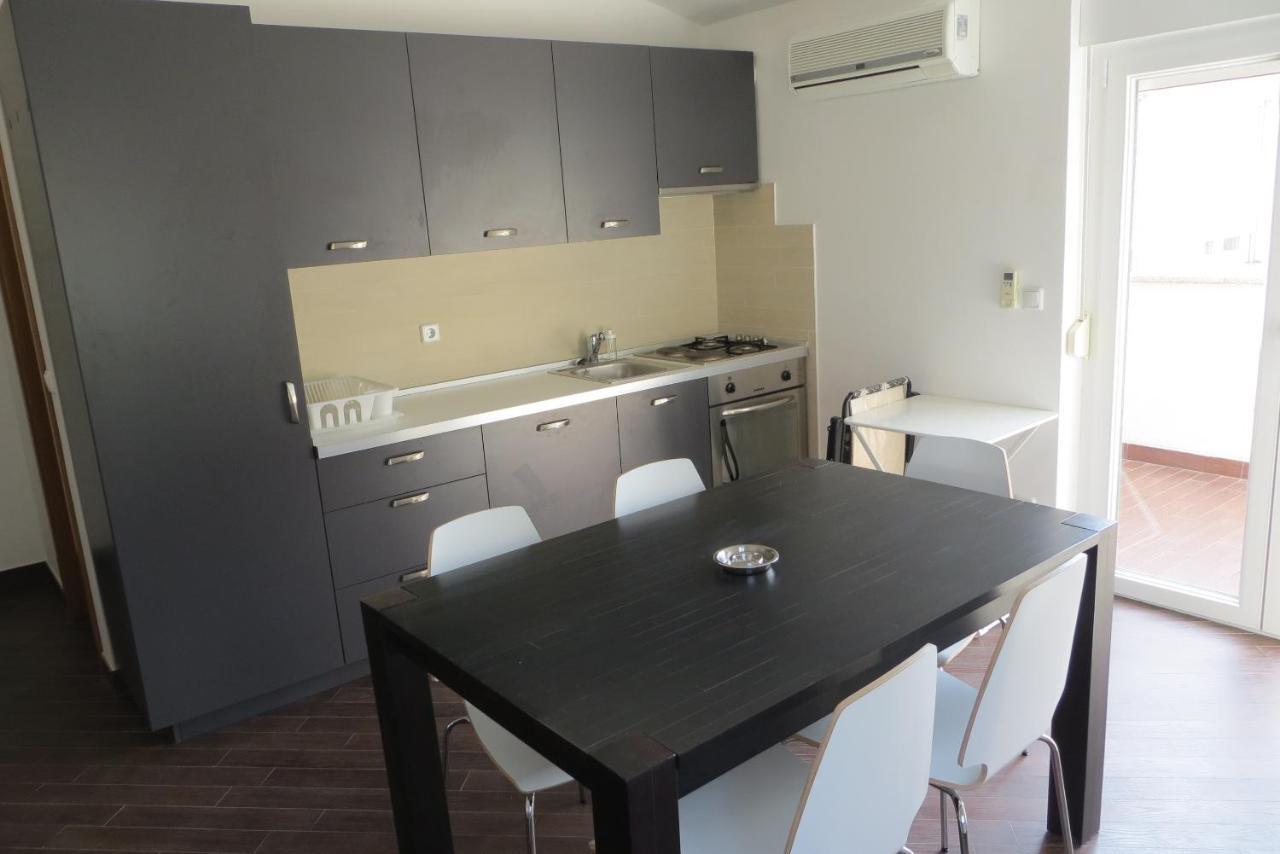 Mungos Apartment Cesarica Buitenkant foto