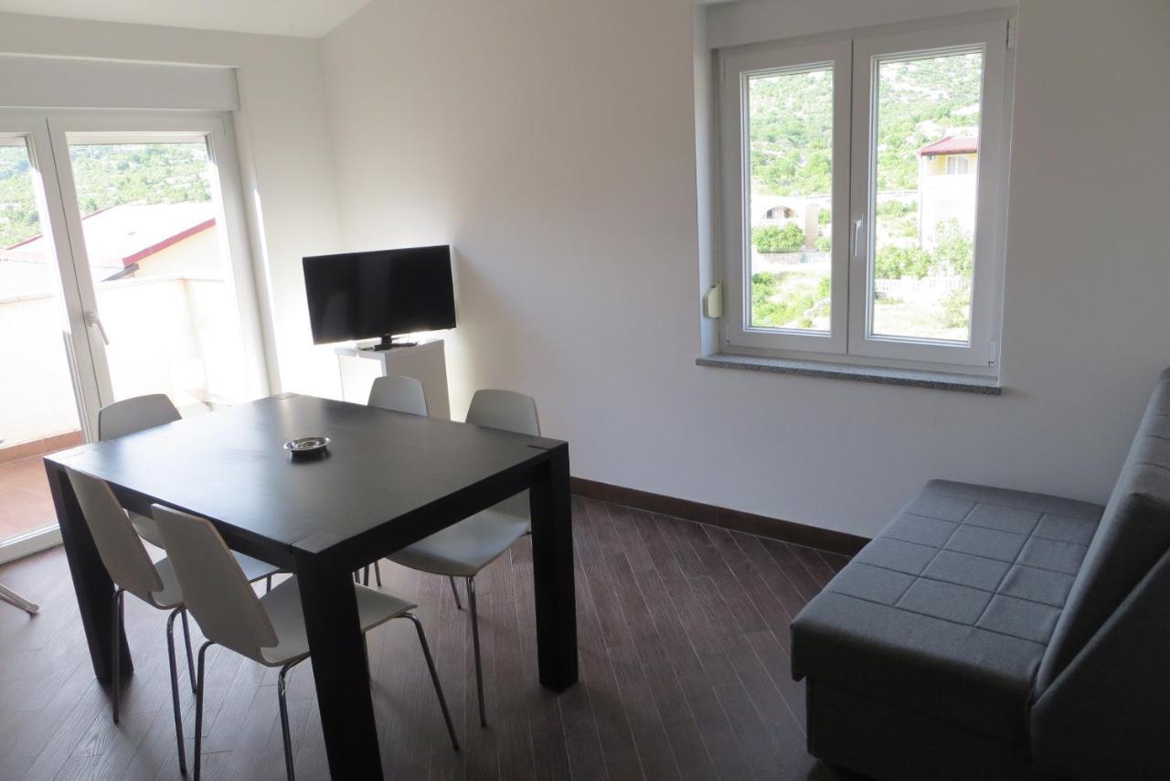 Mungos Apartment Cesarica Buitenkant foto